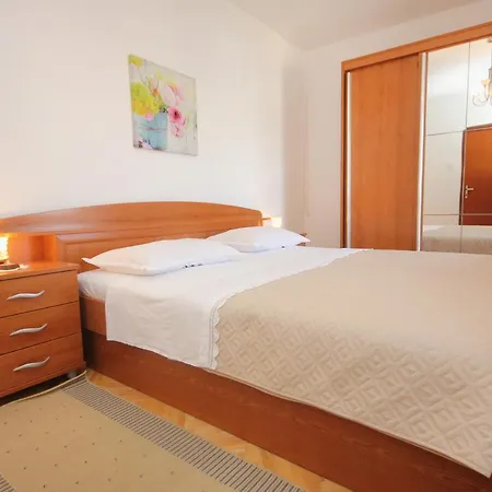 Pag 9388a Apartament Pag Town