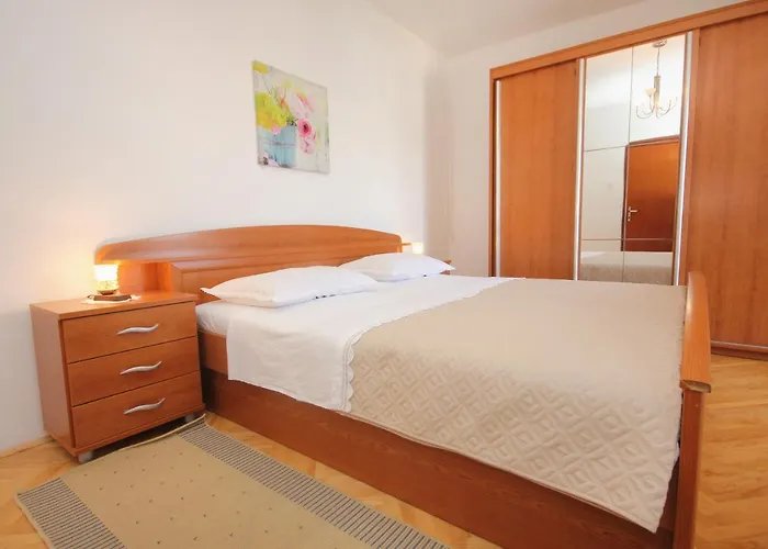 Pag 9388a Apartman Pag Town